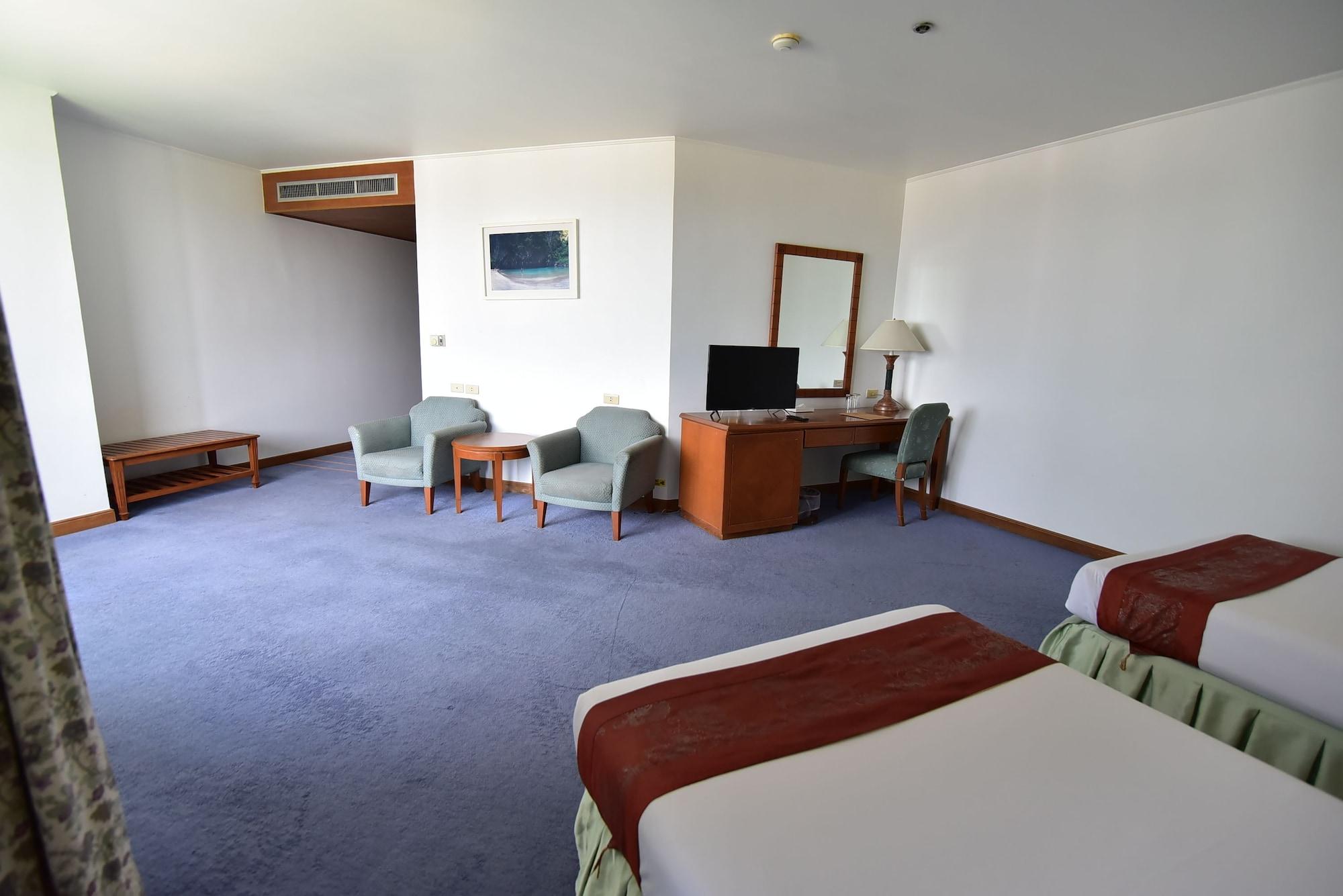 Thumrin Thana Hotel Транг Экстерьер фото