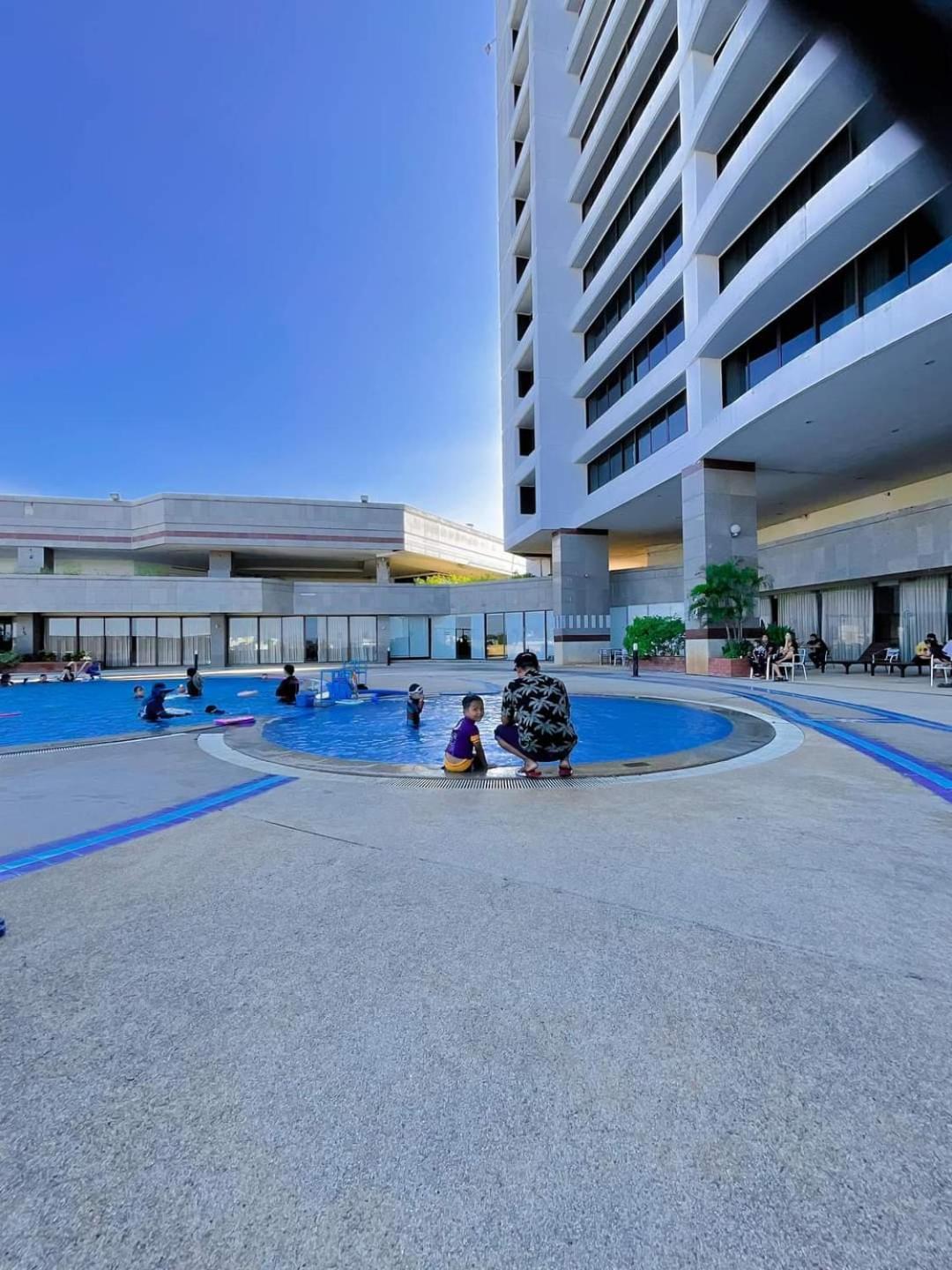 Thumrin Thana Hotel Транг Экстерьер фото